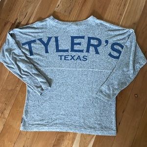 3️⃣ for $30- Tyler Texas Long Sleeve Sweater